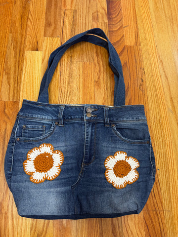 Sueños y Diseños bag, medium w/ crochet flowers