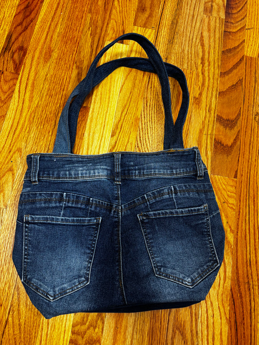 Sueños y Diseños bag, medium w/ crochet flowers