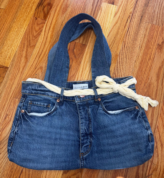 Sueños y Diseños bag, medium w/ scarf and embroidered pockets